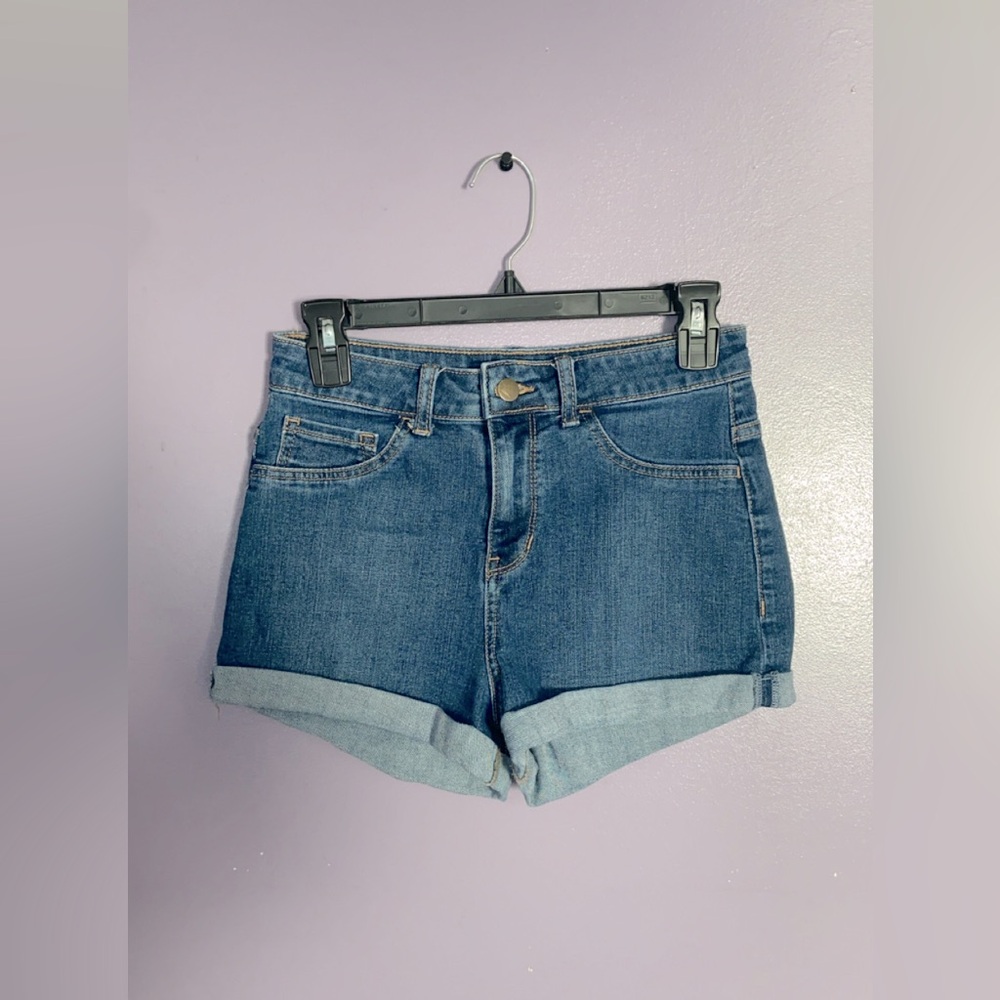 Forever 21 womens jean shorts!